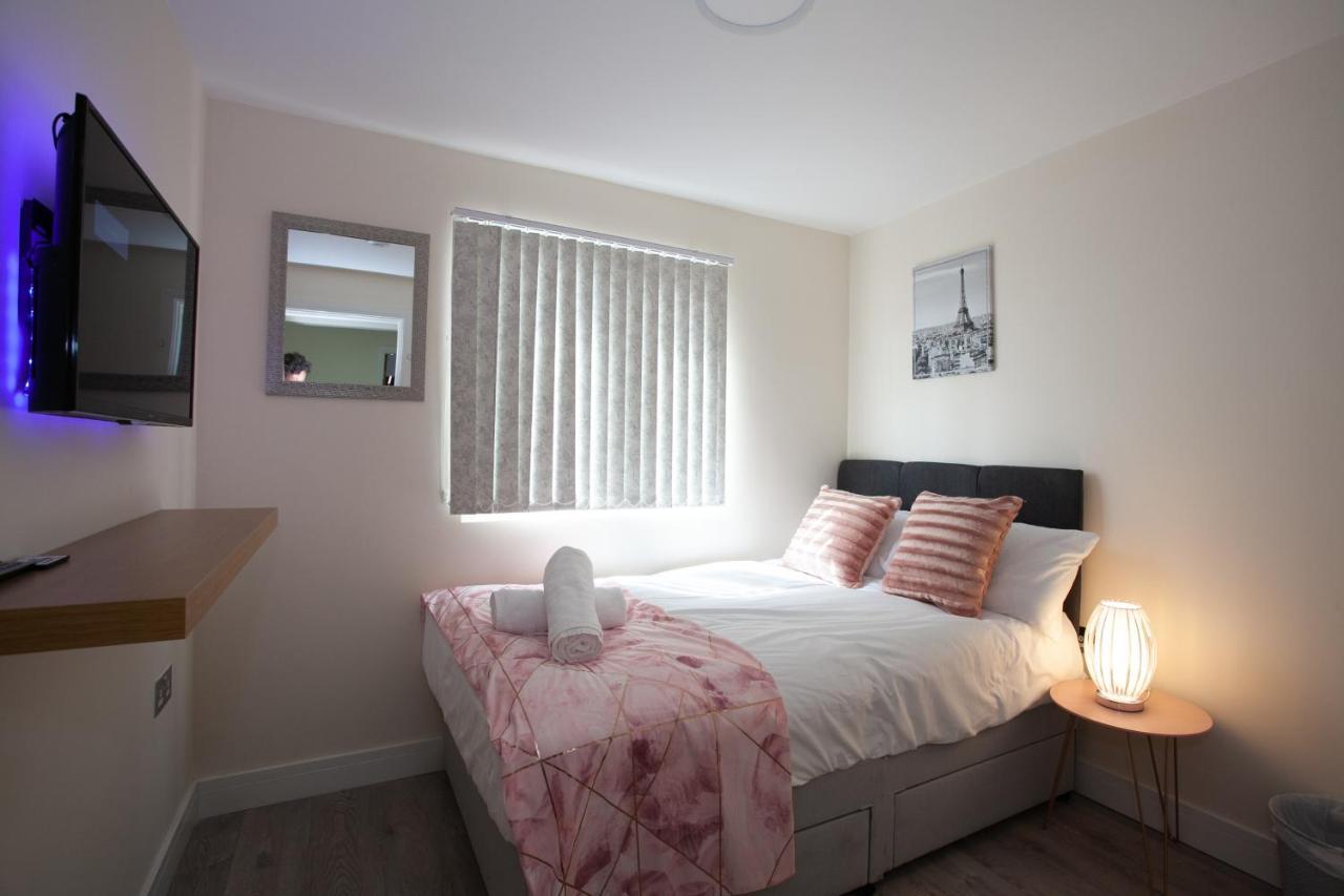 6 Bedroom House 10Min Drive From City Centre - Manchester — Photos 3